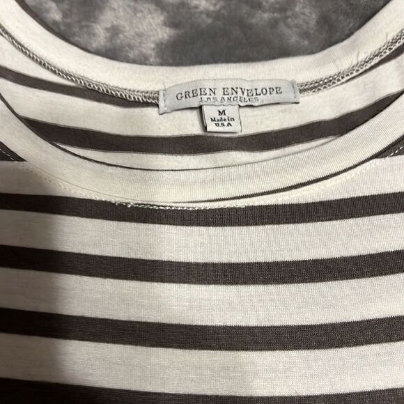 GREEN Envelope. Medium crew neck. Front knot. - Picture 5 of 5